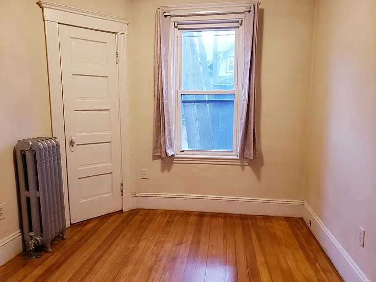 19 Woodward St — Photo 1