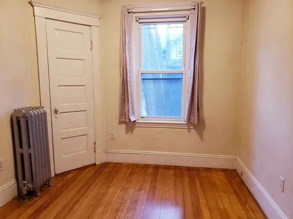 19 Woodward St, Newton Highlands, MA 02461
