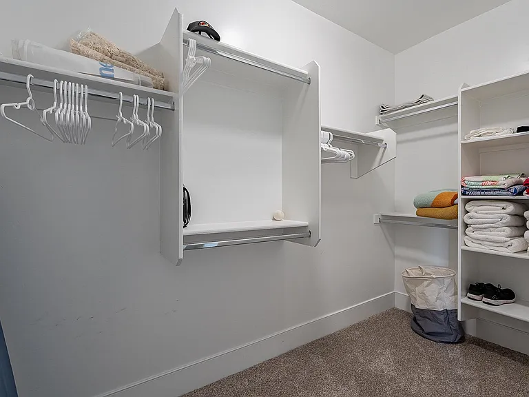 165 E Hearne Way — Photo 5