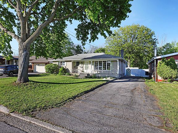 2nd image of 428 Bellevue Cres