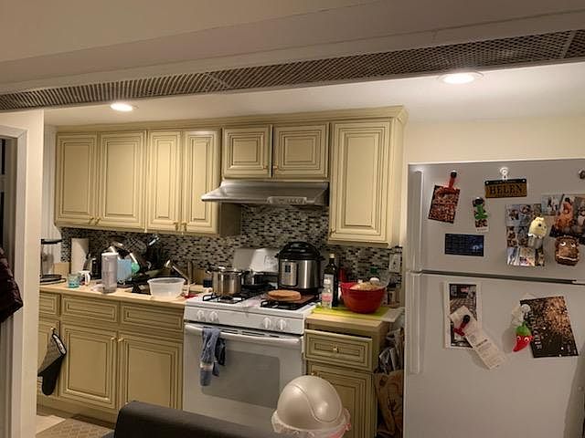 1st image of 1725 Willoughby Ave Floor 1