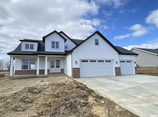 1705 Spartan Dr, Chatham, IL 62629