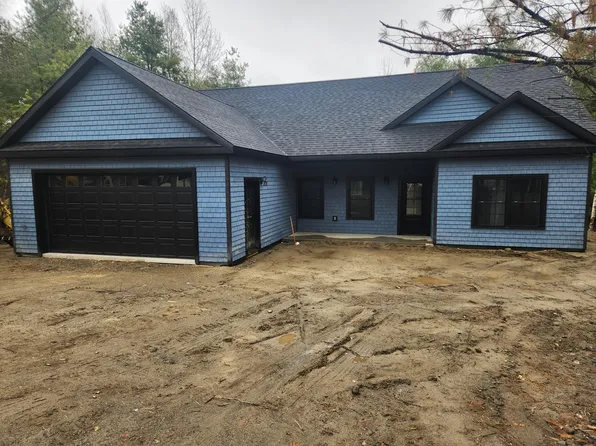 210 Granite Heights, Farmington, ME 04938