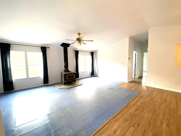 27 Hillcrest Rd — Photo 11