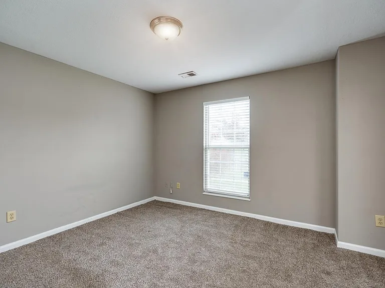Ashton Glen — Photo 10