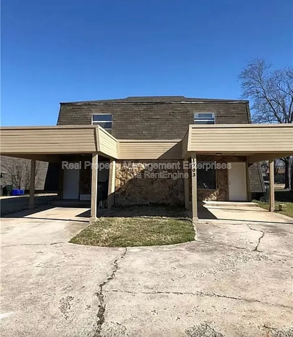 2 bed, 1.0 bath, 1156 sqft, $1,025 — Photo 1