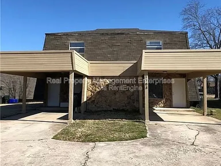 1705 Beaumont Dr — Photo 1