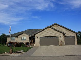 905 9th Ave SW, Pipestone, MN 56164