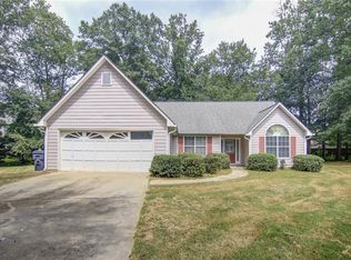 784 Hunters Ln, Loganville, GA 30052