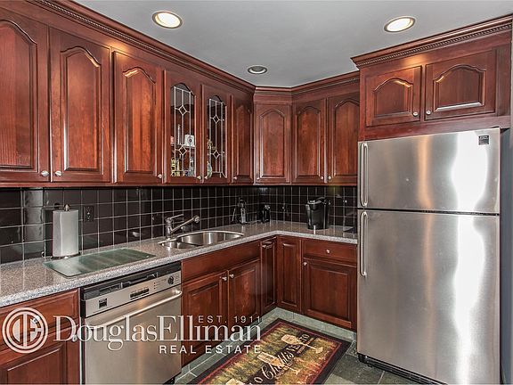 5th image of 50 Kristin Ln
