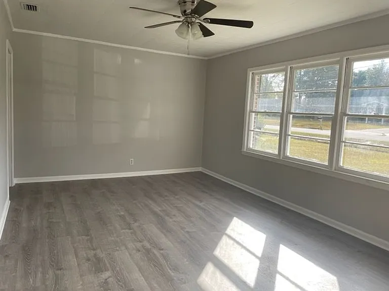 404 Sherrod Ave — Photo 3
