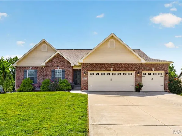 614 Laura Ct, Columbia, IL 62236