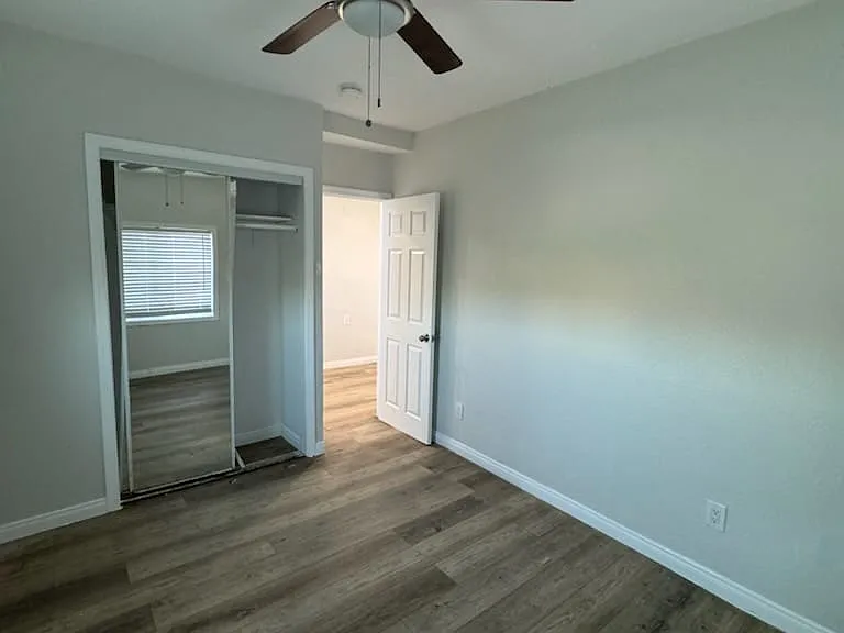 4928 Auburn Dr #B — Photo 27