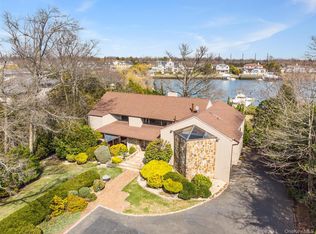 214 Cedar Avenue, Hewlett, NY