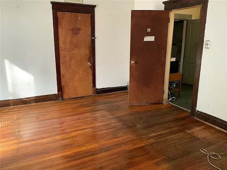 520 Sherman St — Photo 4