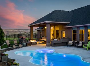 14906 S Clear View Loop, Kennewick, WA 99338