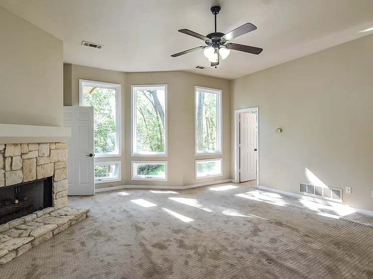1113 Shady Oaks Cir — Photo 29