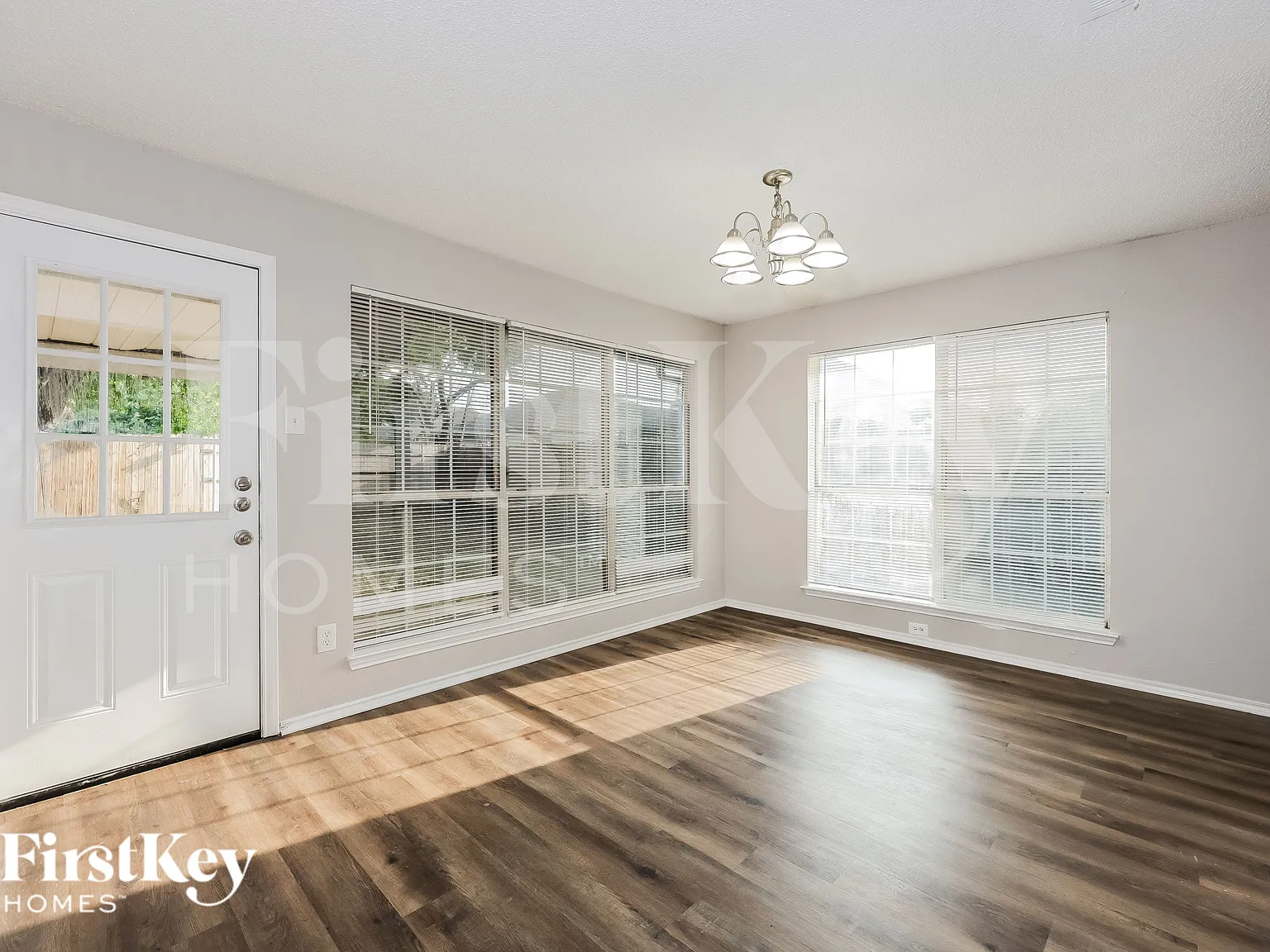3 bed, 2.0 bath, 1706 sqft, $2,265 — Photo 4