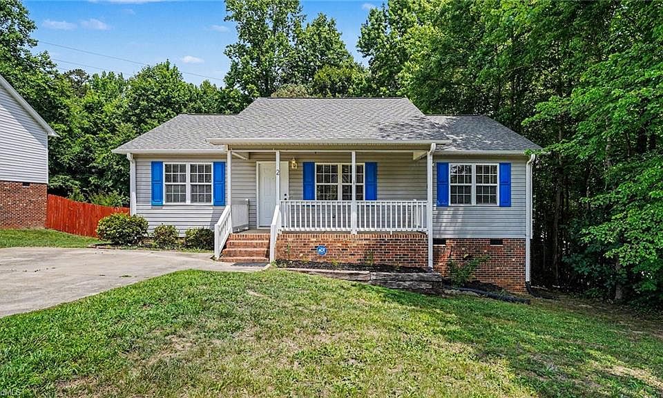 1st image of 2 Leaf Ridge Ct