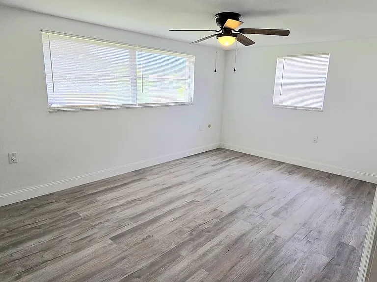 5347 Mosaic Dr — Photo 4