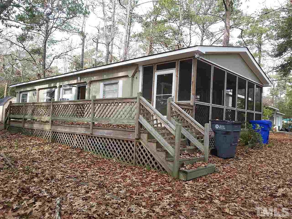 2nd image of 207 NE 78th St