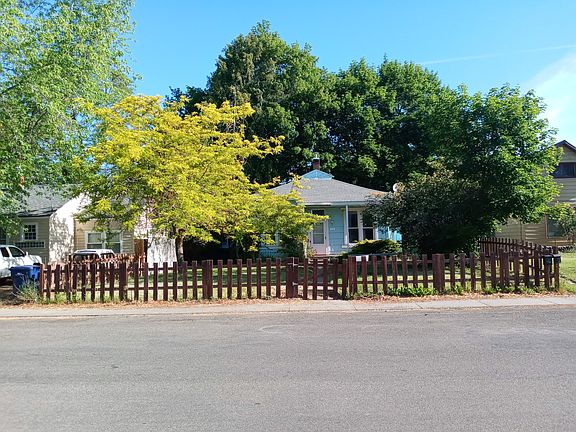 3rd image of 703 E 4th Ave
