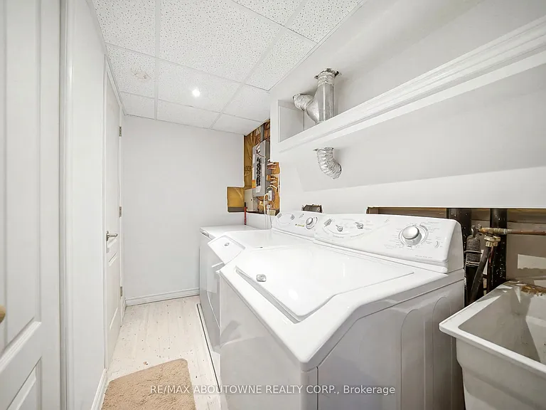 902 Gazley Cir — Photo 31