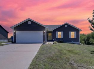 14 Cayden Roger Dr, Winfield, MO 63389