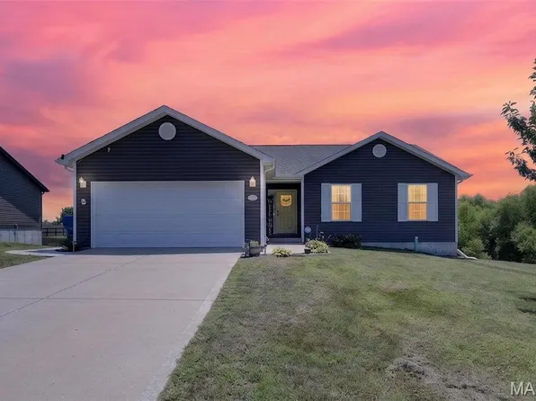 14 Cayden Roger Dr, Winfield, MO 63389
