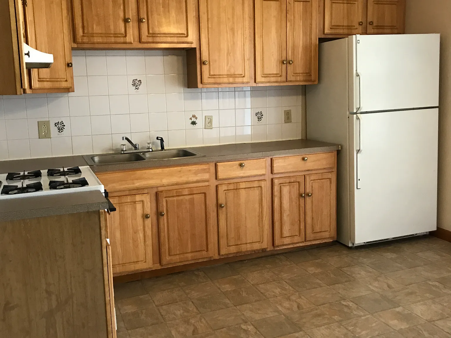 3 bed, $1,500 — Photo 2