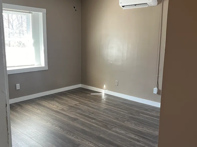 363 Woolfolk St — Photo 10