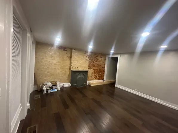 (undisclosed Address), Louisville, KY 40204