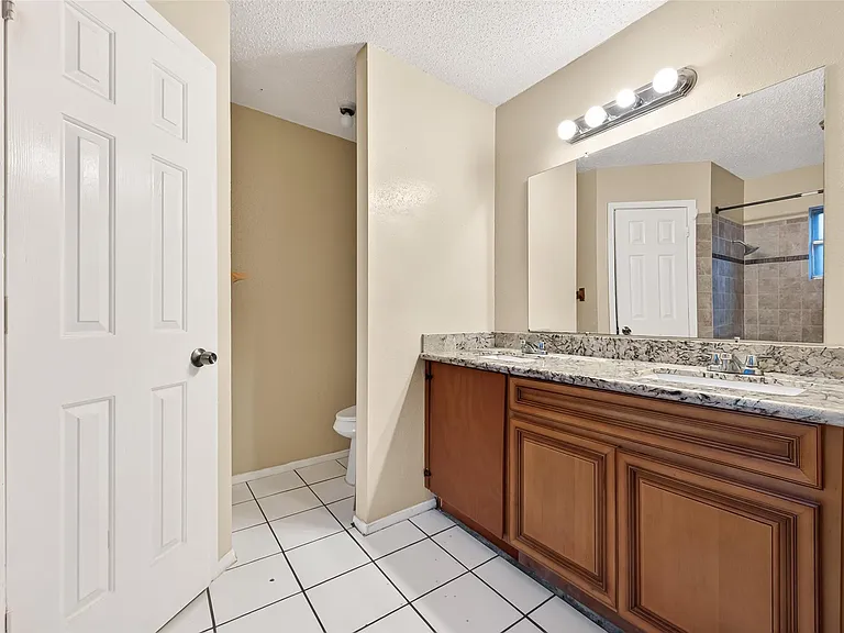 7422 Cortes Dr — Photo 34