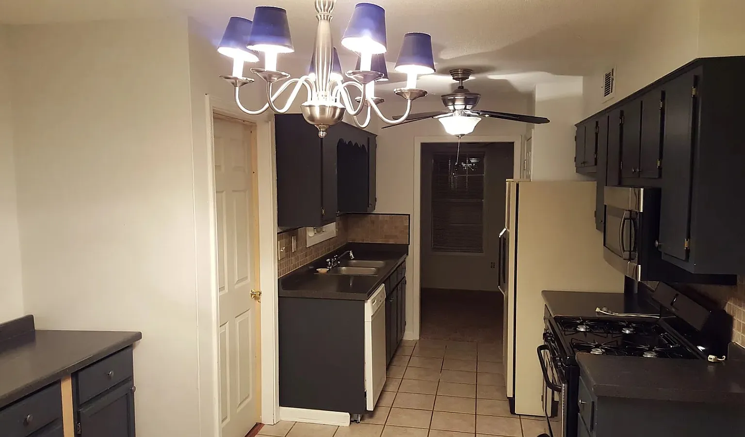3 bed, 1997 sqft, $1,595 — Photo 4
