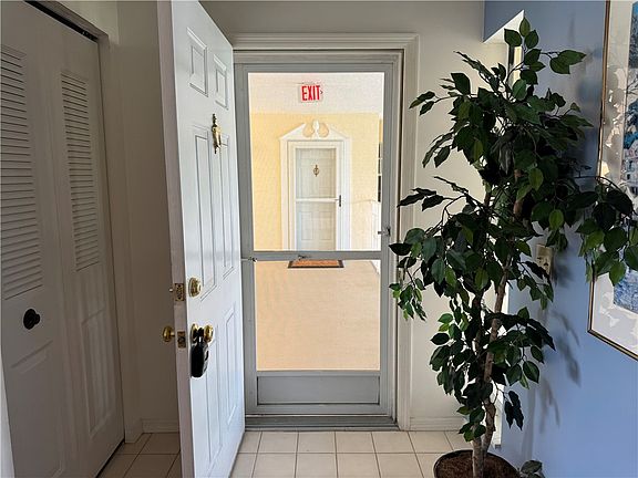 2nd image of 320 Grove Isle Cir #320