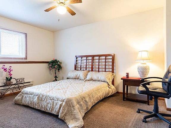 5th image of 302 Barberry Ct #948c06264