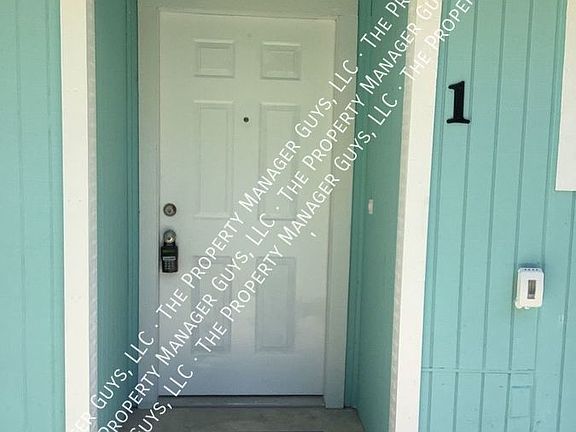 3rd image of 1047 Cedar St Unit 1