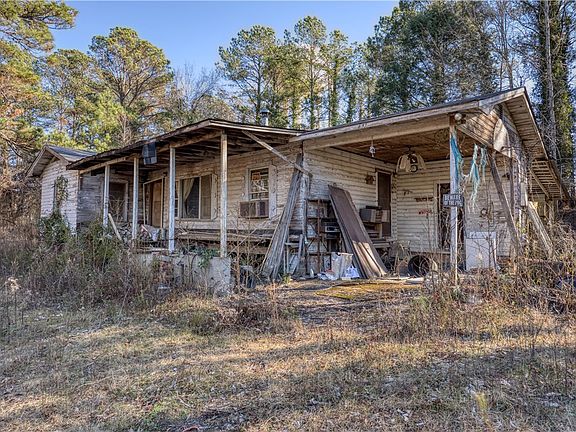 4th image of 627 Lee Road 15