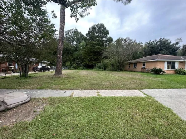 1721 Heights Dr, Saint Bernard, LA 70085