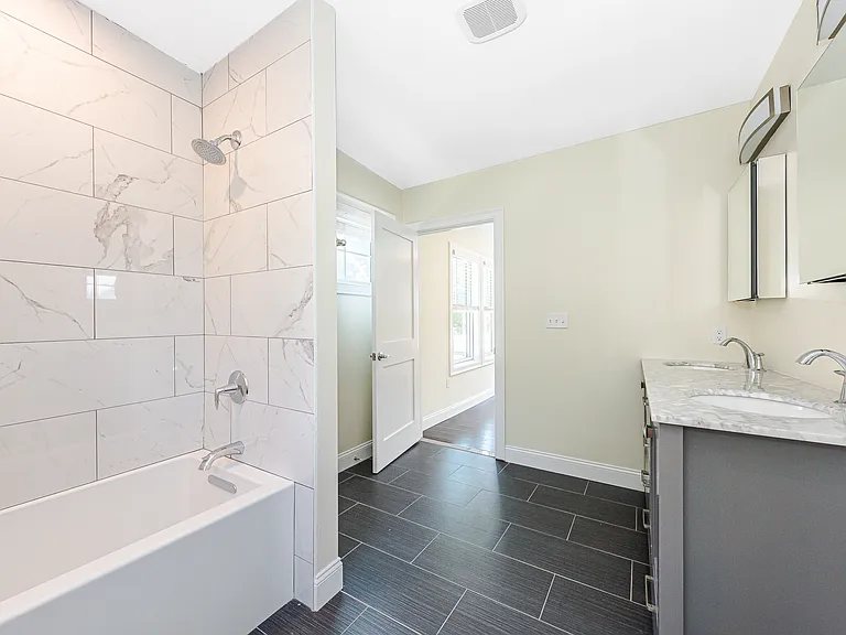 120 Jerome St — Photo 25