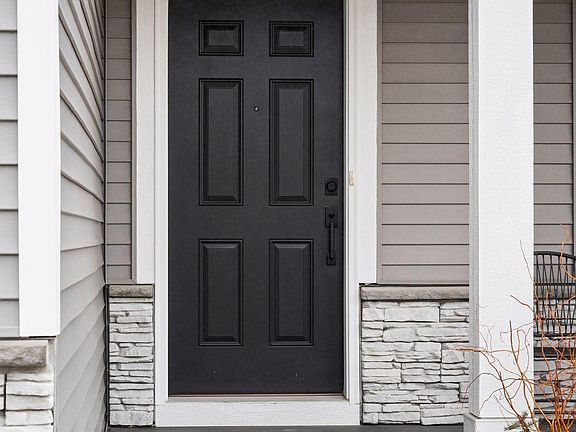 3rd image of 1460 Raymond Dr