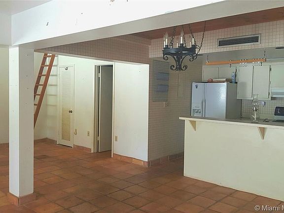 3rd image of 6438 Sawmill Ln
