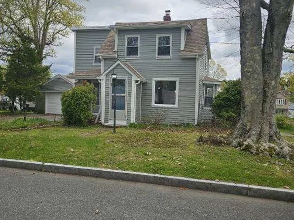 954 Thorndike St, New Bedford, MA 02745