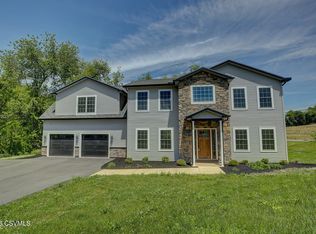 36 Classic Hills Dr, Lewisburg, PA 17837