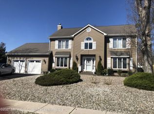 14 Lawrence Dr, Brick, NJ 08724