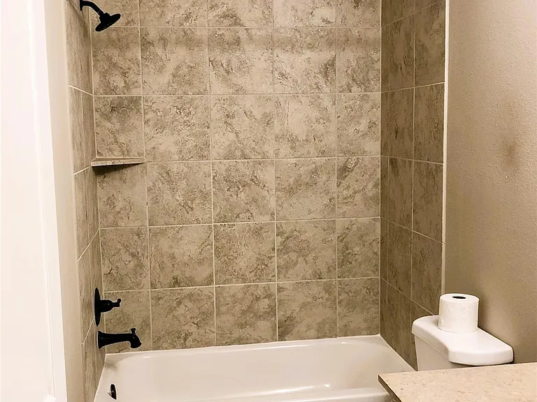 520 Pedernales St — Photo 19