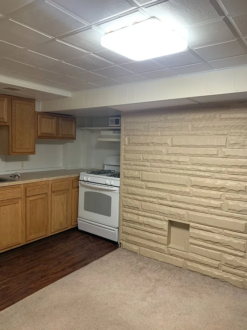 88 E. Main Street — Photo 3