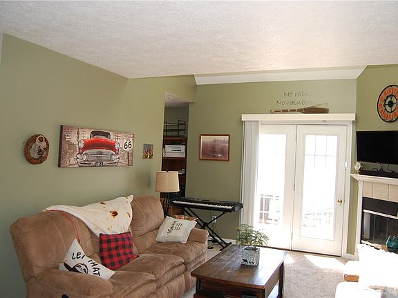 3rd image of 5042 E Oakridge Cir #701