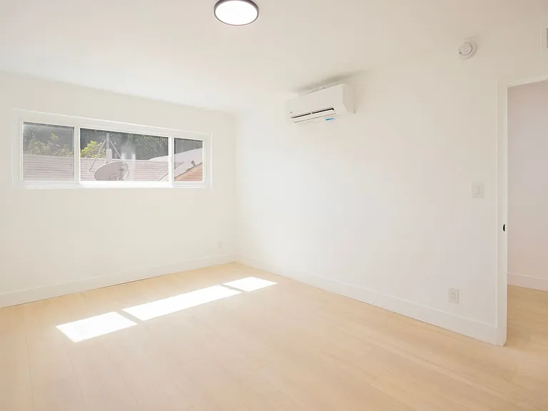 1236 N Ogden Dr — Photo 14