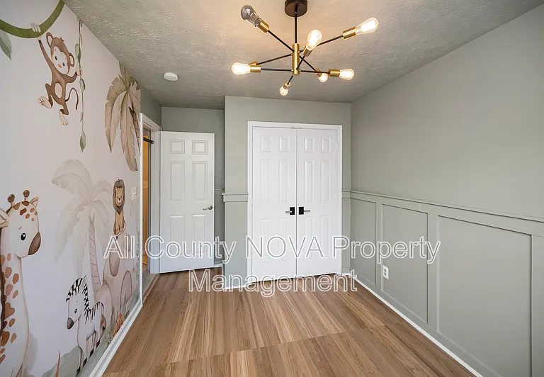610 Kensington Dr — Photo 33